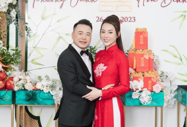 Phương Oanh - Shark Bình hoãn đám cưới - Ảnh 1. Phương Oanh - Shark Bình hoãn đám cưới - Ảnh 1.