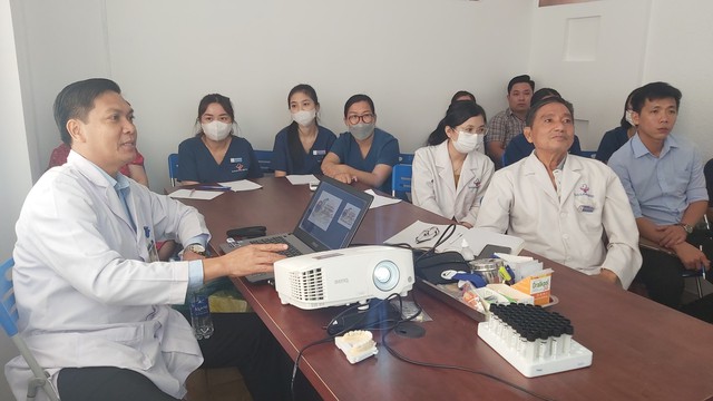 Tập huấn cho bác sĩ ở Phú Quốc điều trị rắn cắn - Ảnh 1.