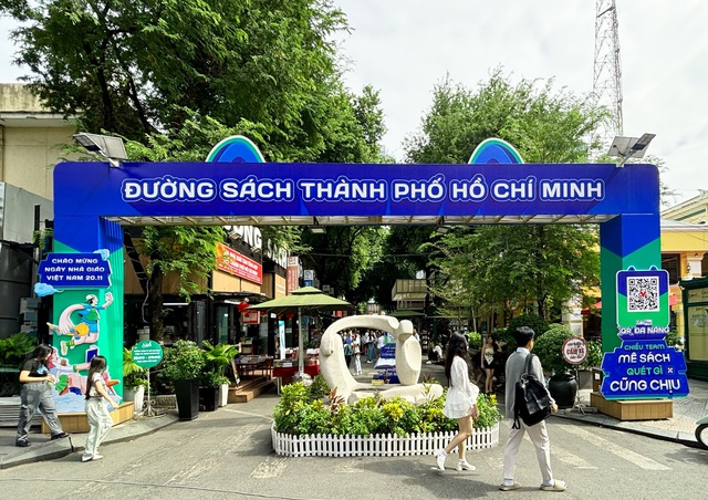 ZaloPay QR đa năng ‘chiều team mê sách’ - Ảnh 1.