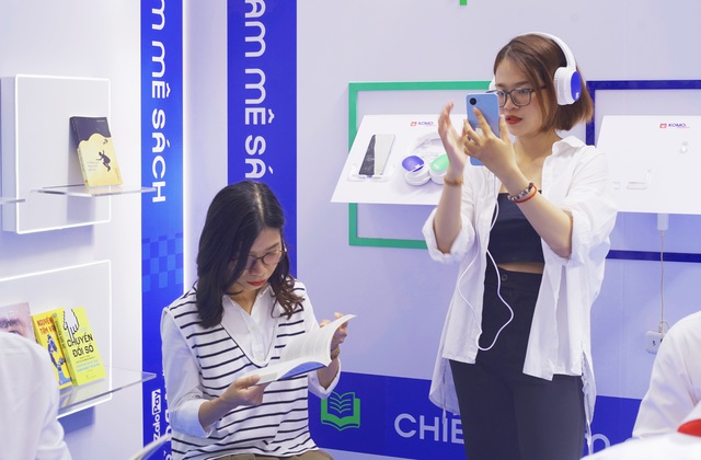 ZaloPay QR đa năng ‘chiều team mê sách’ - Ảnh 2. ZaloPay QR đa năng ‘chiều team mê sách’ - Ảnh 2.