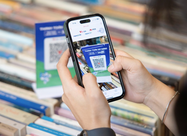 ZaloPay QR đa năng ‘chiều team mê sách’ - Ảnh 4. ZaloPay QR đa năng ‘chiều team mê sách’ - Ảnh 4.