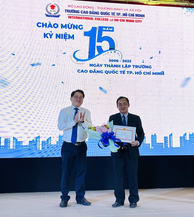 Học sinh vừa học nghề vừa học văn hóa, thi tốt nghiệp THPT vẫn đậu 100% - Ảnh 2.