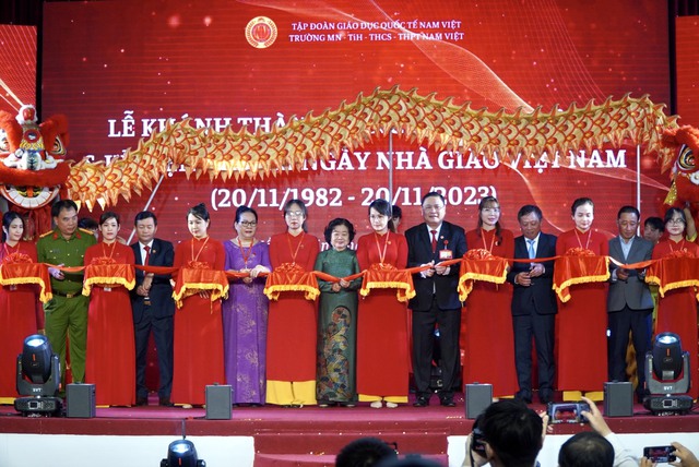Khánh thành ngôi trường mới nhân dịp ngày Nhà Giáo Việt Nam - Ảnh 1.