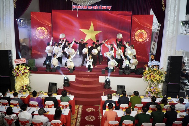 Khánh thành ngôi trường mới nhân dịp ngày Nhà Giáo Việt Nam - Ảnh 2.