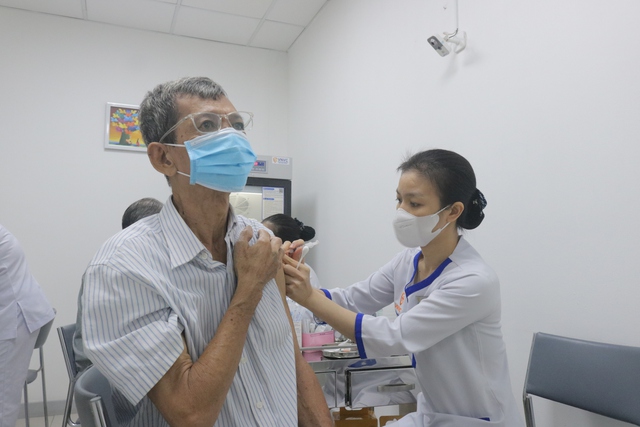 Người mắc hen và phổi tắc nghẽn mãn tính dễ suy hô hấp khi mắc cúm- Ảnh 2.