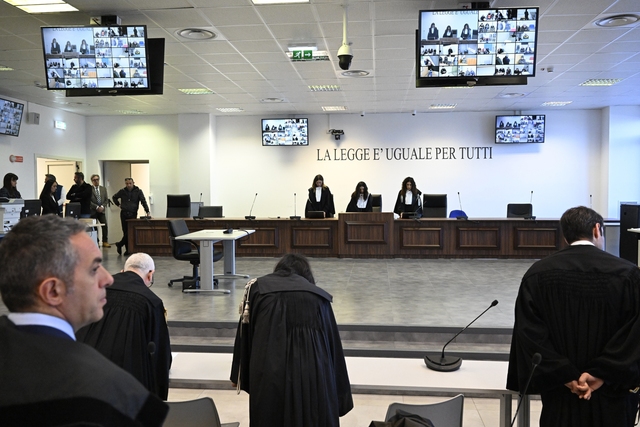 Hơn 200 người bị kết án trong phiên tòa xét xử mafia tại Ý - Ảnh 1.