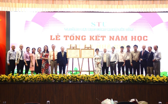 STU tổ chức Lễ kỷ niệm ngày Nhà giáo Việt Nam và tổng kết năm học - Ảnh 1.