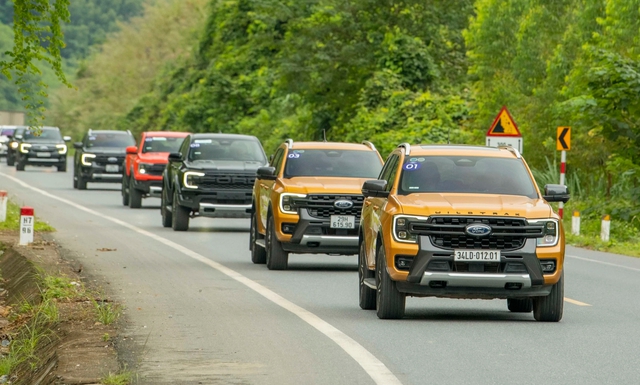 Cùng dàn xe Ford lên miền sơn cước, khám phá non nước Cao Bằng