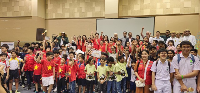 Đội từ Việt Nam vô địch cuộc thi robot quốc tế dành cho học sinh tiểu học - Ảnh 1.