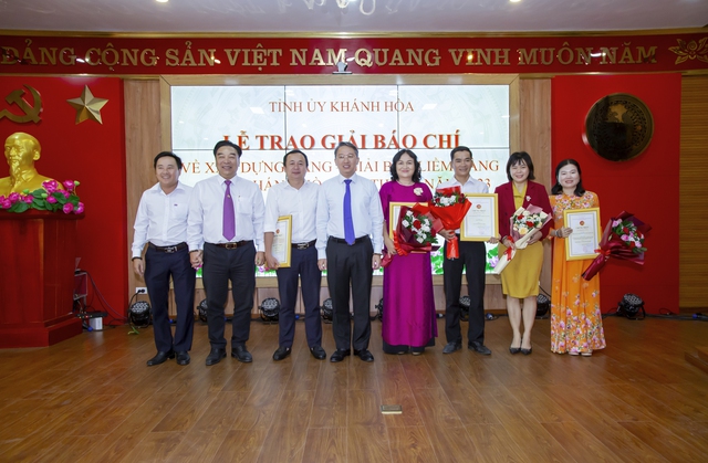 Giải báo chí về xây dựng Đảng tỉnh Khánh Hòa tăng kỷ lục tác phẩm dự thi  - Ảnh 4.