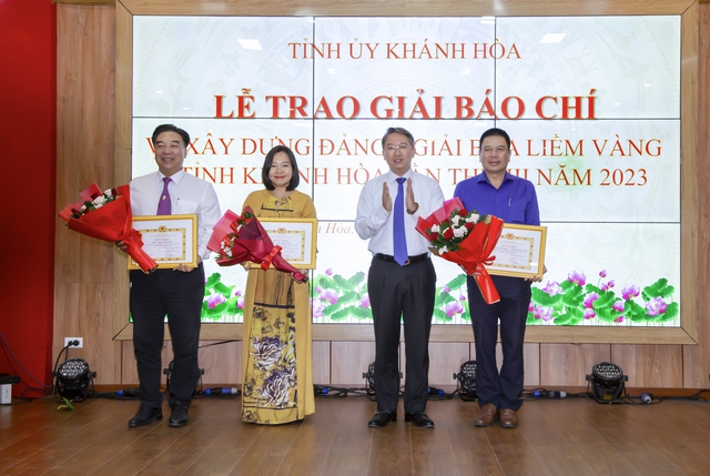 Giải báo chí về xây dựng Đảng tỉnh Khánh Hòa tăng kỷ lục tác phẩm dự thi  - Ảnh 2.