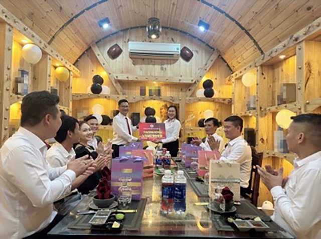 Công ty TNHH Đầu tư tài chính H2 - tổng kết, triển khai kế hoạch quý IV.2023 - Ảnh 3. Công ty TNHH Đầu tư tài chính H2 - tổng kết, triển khai kế hoạch quý IV.2023 - Ảnh 3.