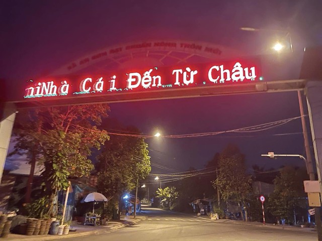 Xác minh vụ bảng điện tử tuyên truyền có dòng chữ “Nhà cái đến từ Châu Phi” - Ảnh 1.