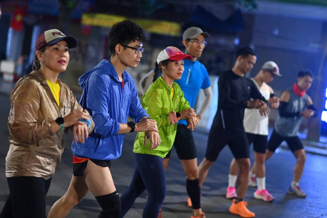 11.000 VĐV chuẩn bị khuấy động đêm Hà Nội với giải chạy độc đáo - Ảnh 3.