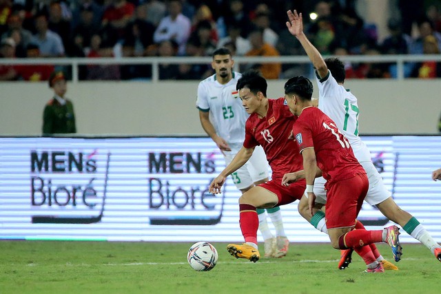 Đội tuyển Việt Nam vẫn giữ hạng 94 trên bảng xếp hạng FIFA tháng 11 - Ảnh 1.