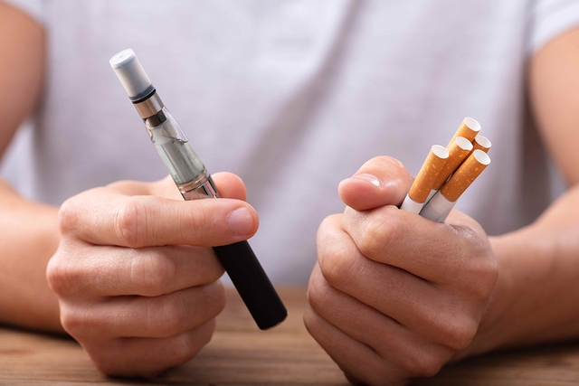 Vì sao thuốc lá điện tử có khả năng gây nghiện cao?  - Ảnh 1.