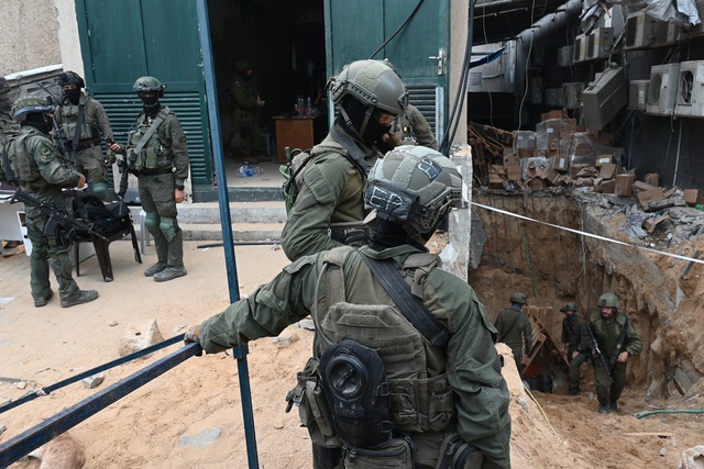 Lực lượng Israel giam giữ giám đốc bệnh viện lớn nhất Gaza, Hamas phản ứng - Ảnh 2.