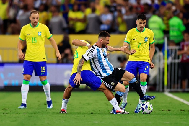 Messi làm gì sau vòng loại World Cup 2026, tương lai HLV Scaloni với đội tuyển Argentina? - Ảnh 2.