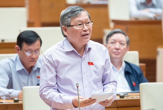 Tranh luận trái chiều về cấm tuyệt đối lái xe có nồng độ cồn - Ảnh 1. Tranh luận trái chiều về cấm tuyệt đối lái xe có nồng độ cồn - Ảnh 1.