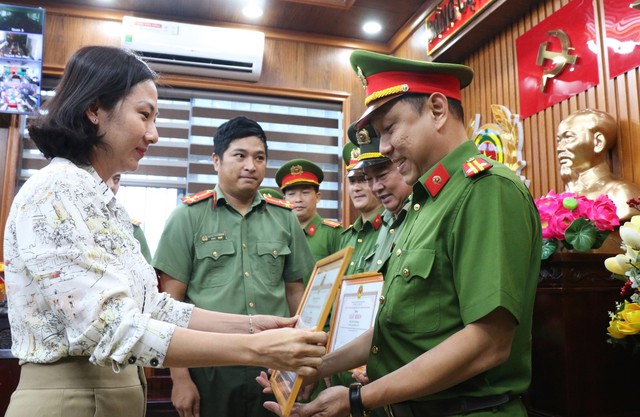 TP.HCM: Bắt quả tang doanh nghiệp trộm điện hàng tỉ đồng - Ảnh 1.