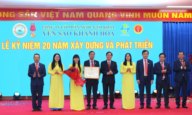 Khánh Hòa: Xuất khẩu chính ngạch lô yến sào tinh chất Sanvinest đầu tiên sang Trung Quốc - Ảnh 4.