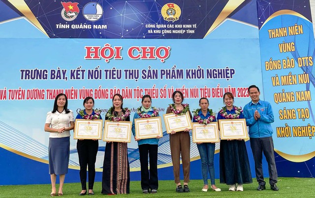 Thanh niên kết nối tiêu thụ sản phẩm khởi nghiệp vùng đồng bào dân tộc thiểu số - Ảnh 2.