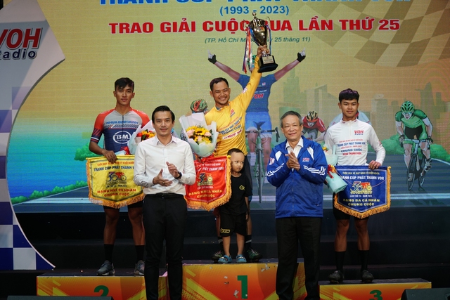 Lê Nguyệt Minh đoạt áo vàng chung cuộc giải xe đạp Nam Kỳ Khởi Nghĩa 2023 - Ảnh 2.