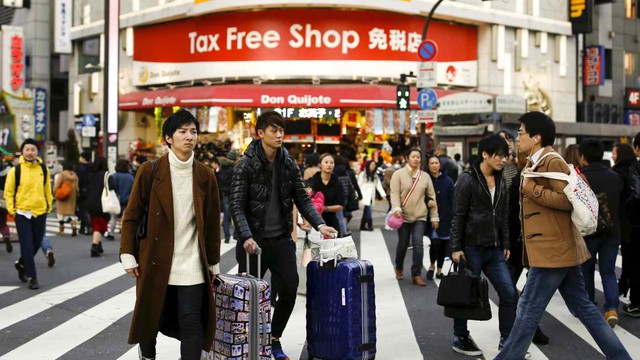 Nhật Bản xem xét sửa đổi chính sách mua hàng miễn thuế để chống gian lận - Ảnh 1.