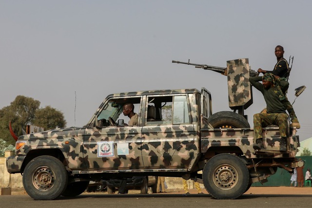 Các tay súng bắt cóc ít nhất 150 người trong vụ tấn công ở Nigeria - Ảnh 1.