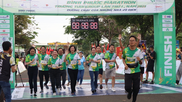 Hoàng Nguyên Thanh giành chiến thắng ở giải marathon Bình Phước - Trường Tươi Group - Ảnh 1.