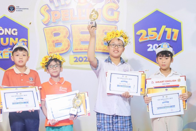 Chung kết TIS Spelling Bee 2023 mùa 7: lộ diện những tài năng ngôn ngữ mới  - Ảnh 3.