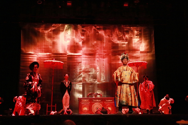 Vở opera ‘Khung cảnh lãng quên’ tìm về nguồn cội của đạo diễn Pháp gốc Việt - Ảnh 8.