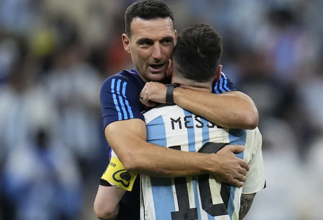 HLV Scaloni dẫn dắt đội tuyển Argentina đến Copa America 2024, Messi bất ngờ bị từ chối- Ảnh 1.