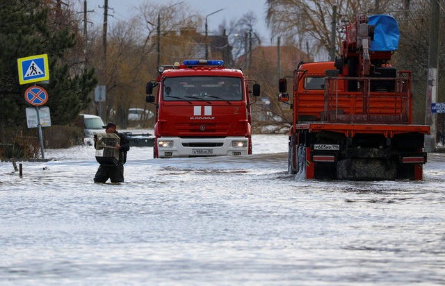 Mưa bão gây thiệt hại ở Nga, Ukraine - Ảnh 2.