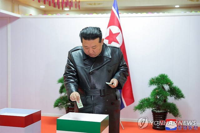 Ông Kim Jong-un bỏ phiếu bầu lãnh đạo địa phương - Ảnh 1.