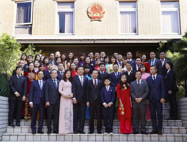 Chủ tịch nước Võ Văn Thưởng gặp gỡ đại diện các thế hệ người Việt tại NhậtBan - Ảnh 2.
