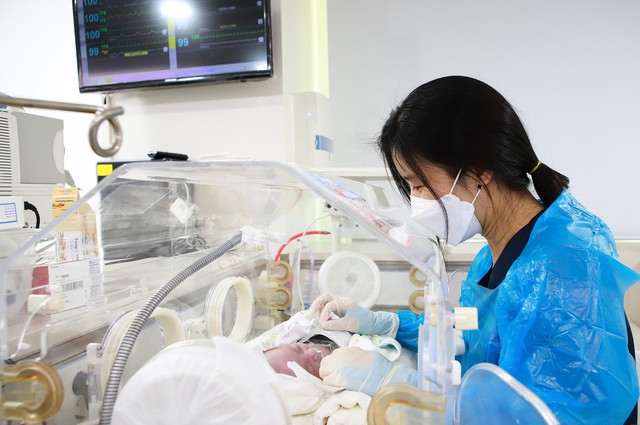 3 bé sinh non người Việt được điều trị thành công tại Hàn Quốc - Ảnh 1.