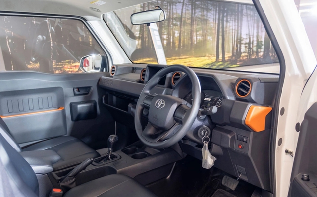 Xe bán tải giá rẻ Toyota Hilux Champ 'chào' Đông Nam Á, 4 lựa chọn động cơ - Ảnh 4.
