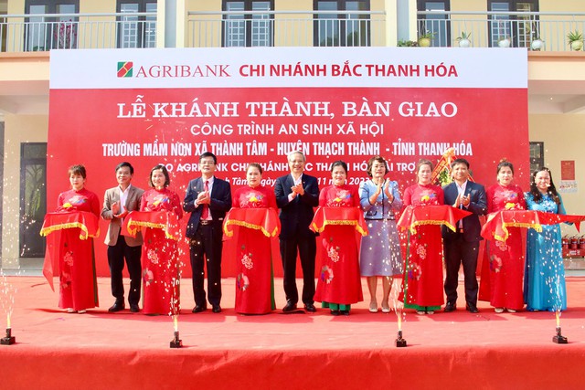 Agribank Bắc Thanh Hóa bàn giao trường học 7 tỉ đồng cho học sinh vùng khó khăn - Ảnh 1.