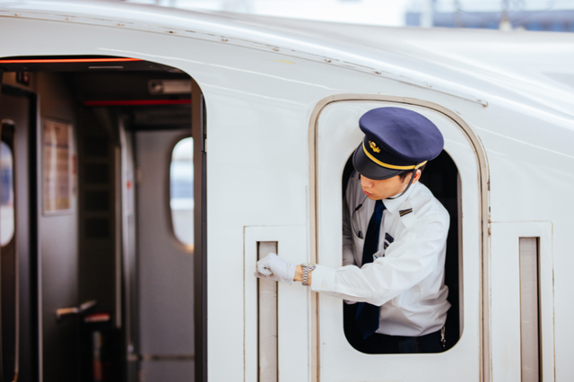 Trải nghiệm tốc độ và sự tinh tế trên tàu cao tốc Shinkansen - Ảnh 2. Trải nghiệm tốc độ và sự tinh tế trên tàu cao tốc Shinkansen - Ảnh 2.