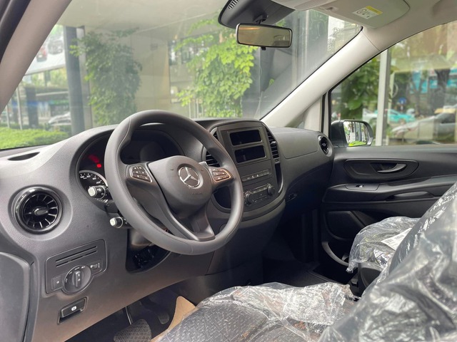 Mercedes-Benz Vito giảm hơn 400 triệu, rẻ hơn Kia Carnival - Ảnh 3. Mercedes-Benz Vito giảm hơn 400 triệu, rẻ hơn Kia Carnival - Ảnh 3.