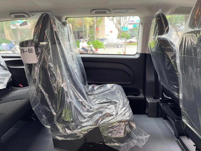 Mercedes-Benz Vito giảm hơn 400 triệu, rẻ hơn Kia Carnival - Ảnh 4. Mercedes-Benz Vito giảm hơn 400 triệu, rẻ hơn Kia Carnival - Ảnh 4.