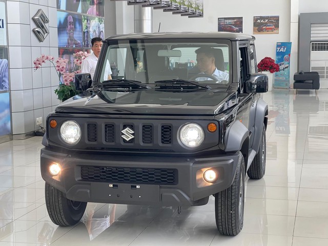 Lô xe Suzuki Jimny đầu tiên về đại lý Việt Nam, giá bán vẫn 'thăm dò'   - Ảnh 2.