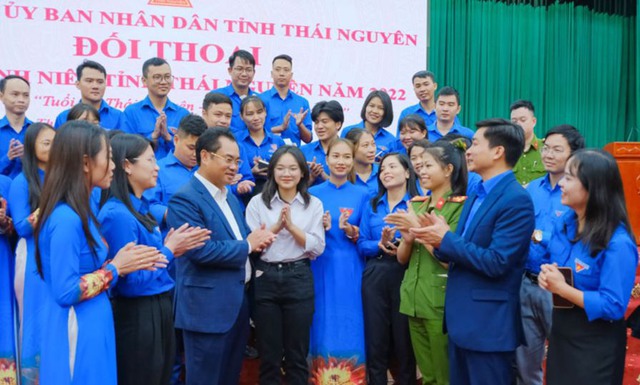 Chủ tịch tỉnh Thái Nguyên đối thoại với thanh niên về khởi nghiệp và chuyển đổi số - Ảnh 1.
