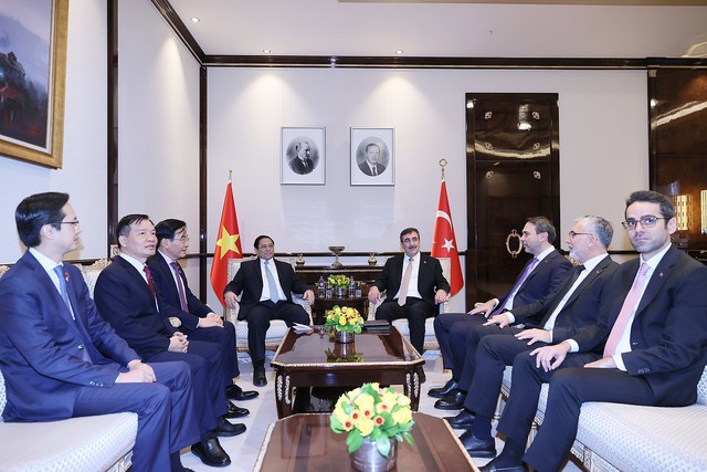 Phó tổng thống Thổ Nhĩ Kỳ chủ trì lễ đón Thủ tướng Phạm Minh Chính  - Ảnh 4.