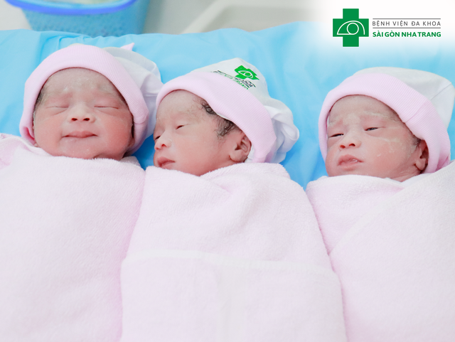 Mổ đẻ thành công cho sản phụ mang thai 3 hiếm gặp - Ảnh 2. Mổ đẻ thành công cho sản phụ mang thai 3 hiếm gặp - Ảnh 2.