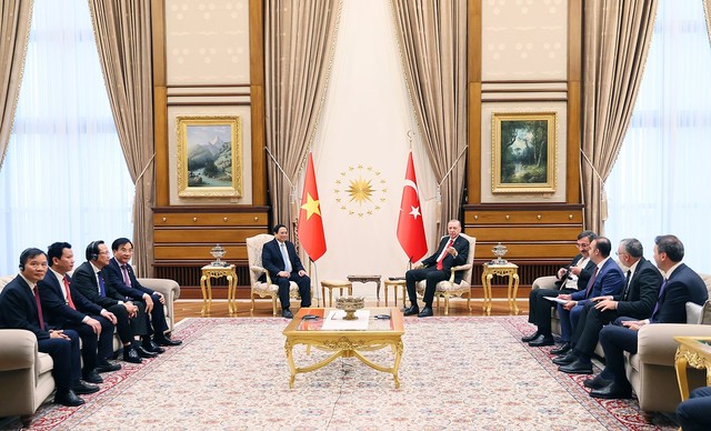 Thủ tướng Phạm Minh Chính gặp Tổng thống Thổ Nhĩ Kỳ Erdogan - Ảnh 2.