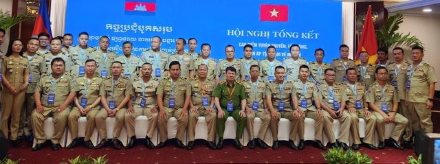 Tội phạm nước ngoài vào Việt Nam 'núp bóng' doanh  nghiệp để sản xuất ma túy - Ảnh 2.