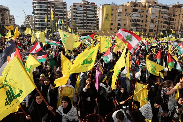 Thủ lĩnh Hezbollah cảnh báo cứng rắn trong lần đầu lên tiếng về xung đột Hamas-Israel - Ảnh 2.