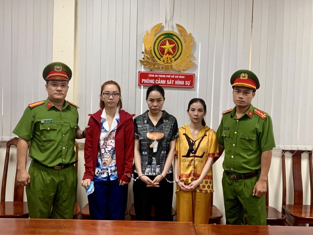 Nhức nhối 'nạn' mại dâm trá hình: Mánh khóe tinh vi của 'tú ông' ngoại quốc - Ảnh 1. Nhức nhối 'nạn' mại dâm trá hình: Mánh khóe tinh vi của 'tú ông' ngoại quốc - Ảnh 1.